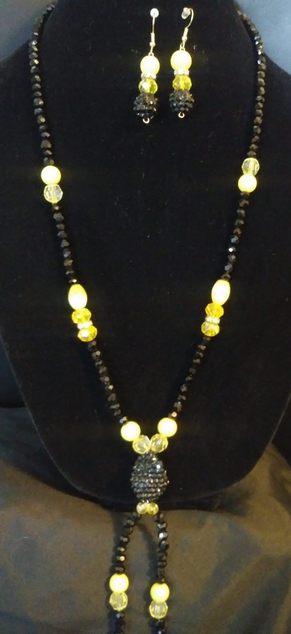 Breezy Slip On” Women Black And Yellow Bow Tie Necklace