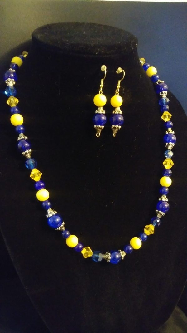 Breezy Slip On Women Blue And Yellow Necklace